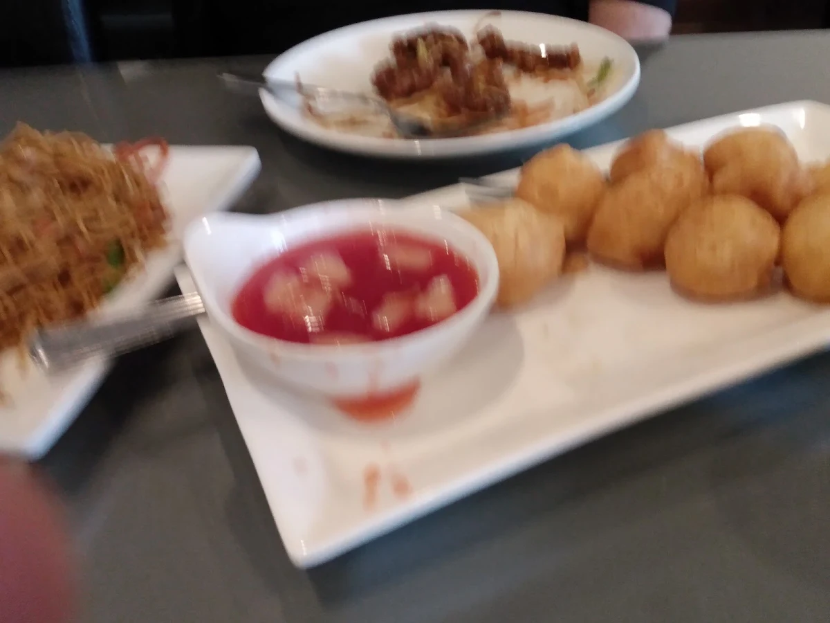 sweet & sour chicken balls 甜酸鸡球
